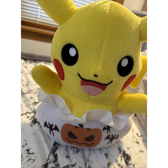 RARE Pokemon Pikachu Halloween Pumpkin Plush from Japan - Picture 7 of 8